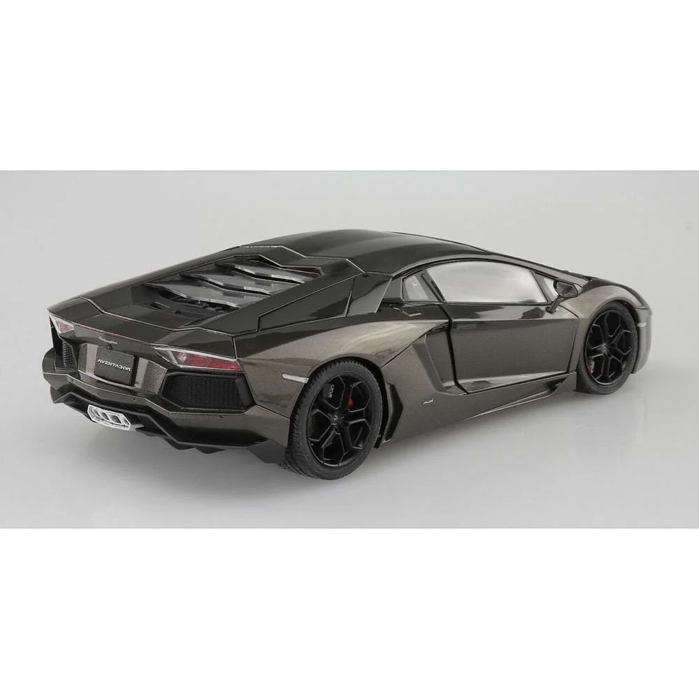 Aoshima 1/24 Lamborghini Aventador LP700-4 2011** - Image 3