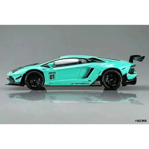 Aoshima 1/24 LB-WORKS Lamborghini Aventador Limited Edition Ver.2 Plastic Model Kit - Image 3
