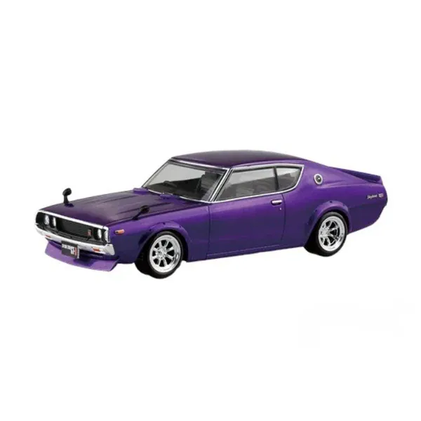 Aoshima 1/32 SNAP Nissan C110 Skyline GT-R Custom (Metallic Purple) Model Kit - Image 2