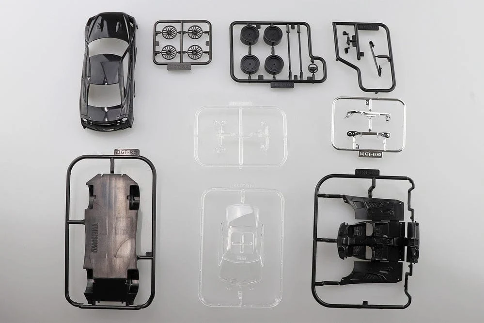 Aoshima A005640 1/32 Nissan Gt-R (Meteor Flake Black Pearl) - Image 3