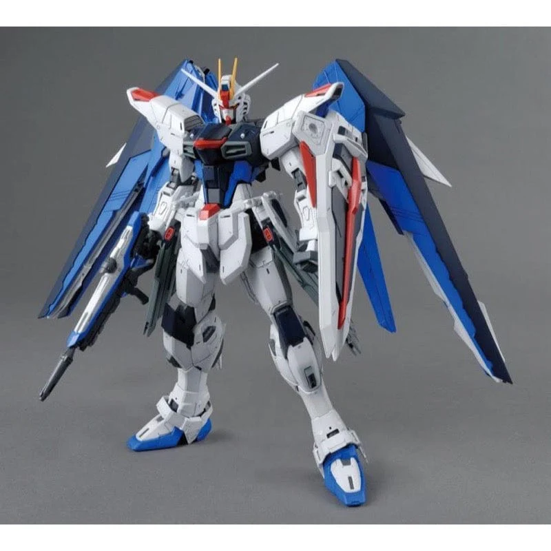 Bandai 5061611 MG 1/100 Freedom Gundam Ver 2.0 - Image 2