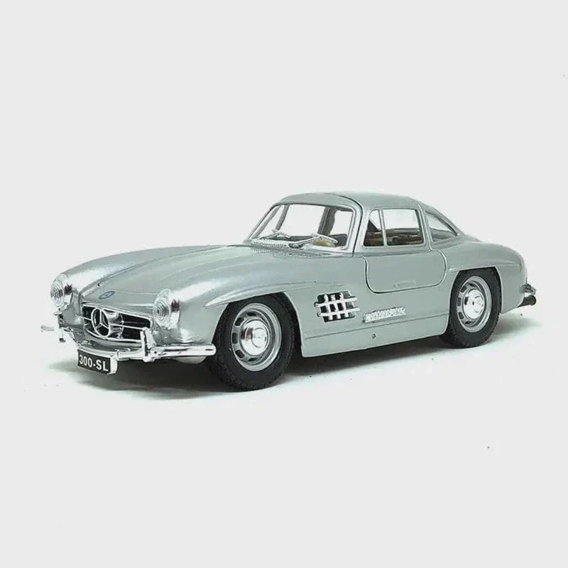 Bburago 1/24 1954 Mercedes Benz 300SL Gullwing Diecast Model - Image 2
