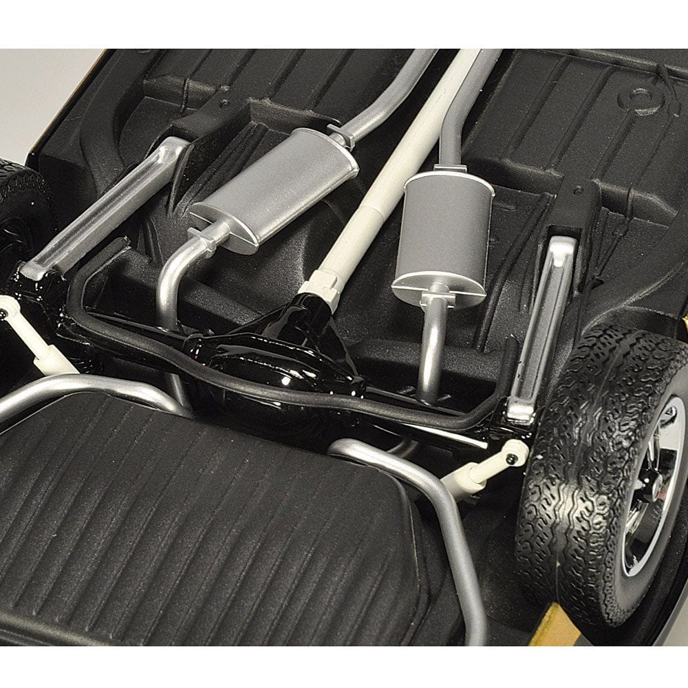 Classic Carlectables 1/18 Holden HX Monaro - Tuxedo Black [18860] - Image 4