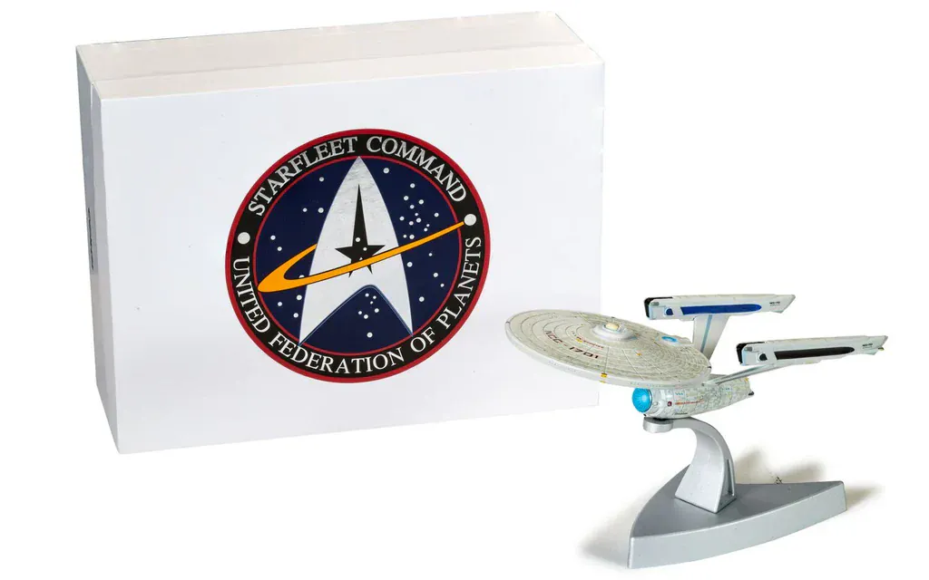 CORGI Star Trek U.S.S. Enterprise NCC-1701 (The Wrath of Khan) Diecast Model [CC98001] - Image 3