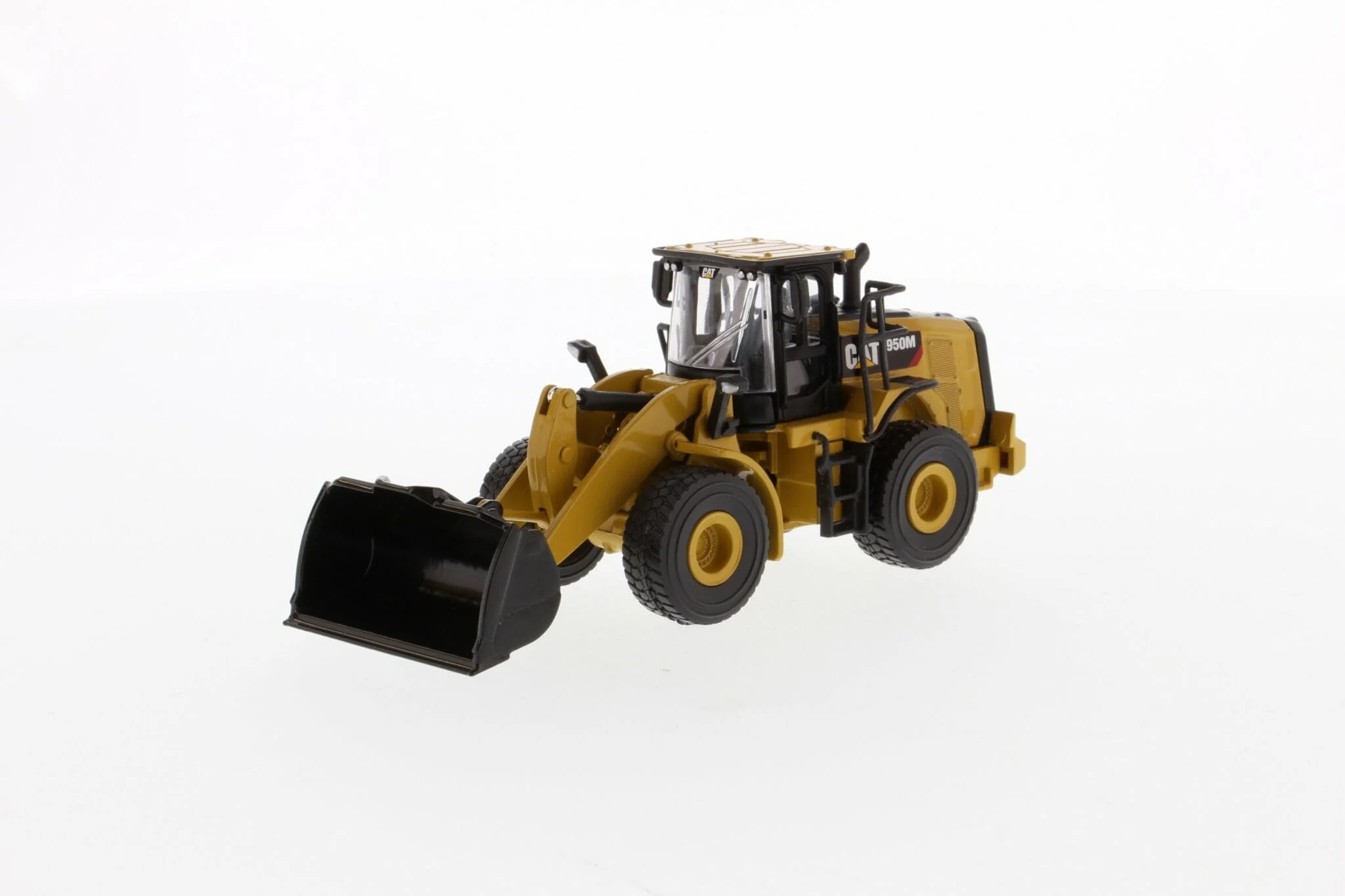 Diecast Masters 1/64 CAT 950M Wheel Loader [85608]** - Image 2