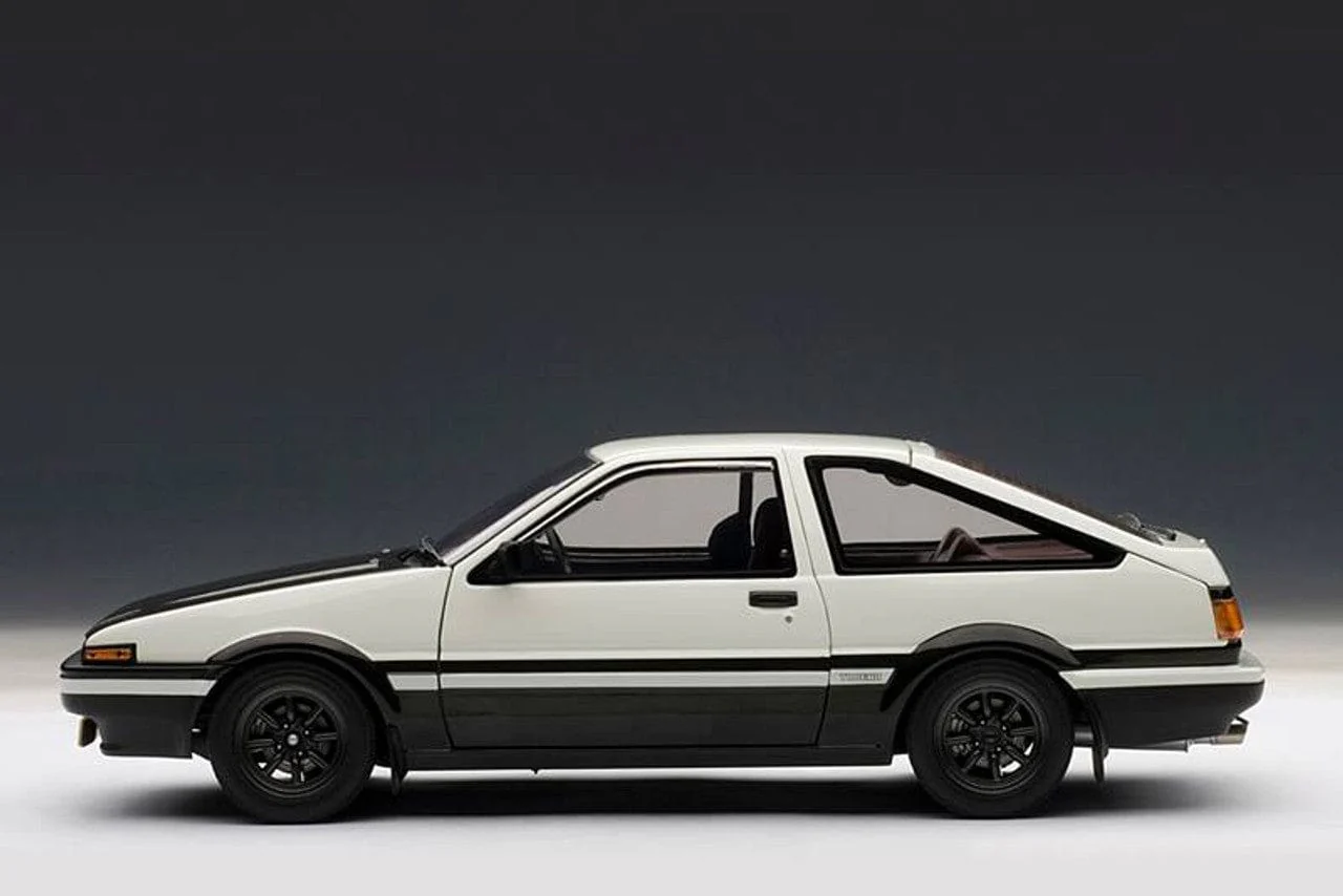 Maisto 1/24 1983 Toyota Sprinter Trueno AE86 Diecast Model (Assorted Colors)
