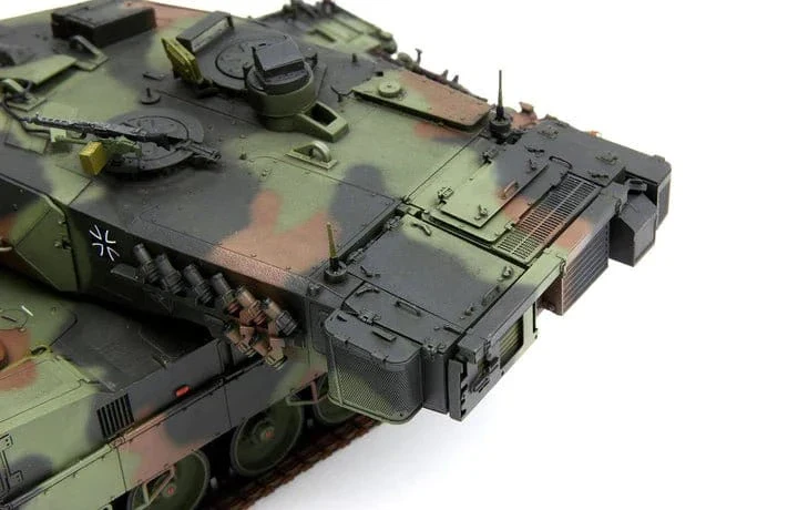 Meng 1/35 German Main Battle Tank Leopard 2 A7 Plastic Model Kit - Image 3