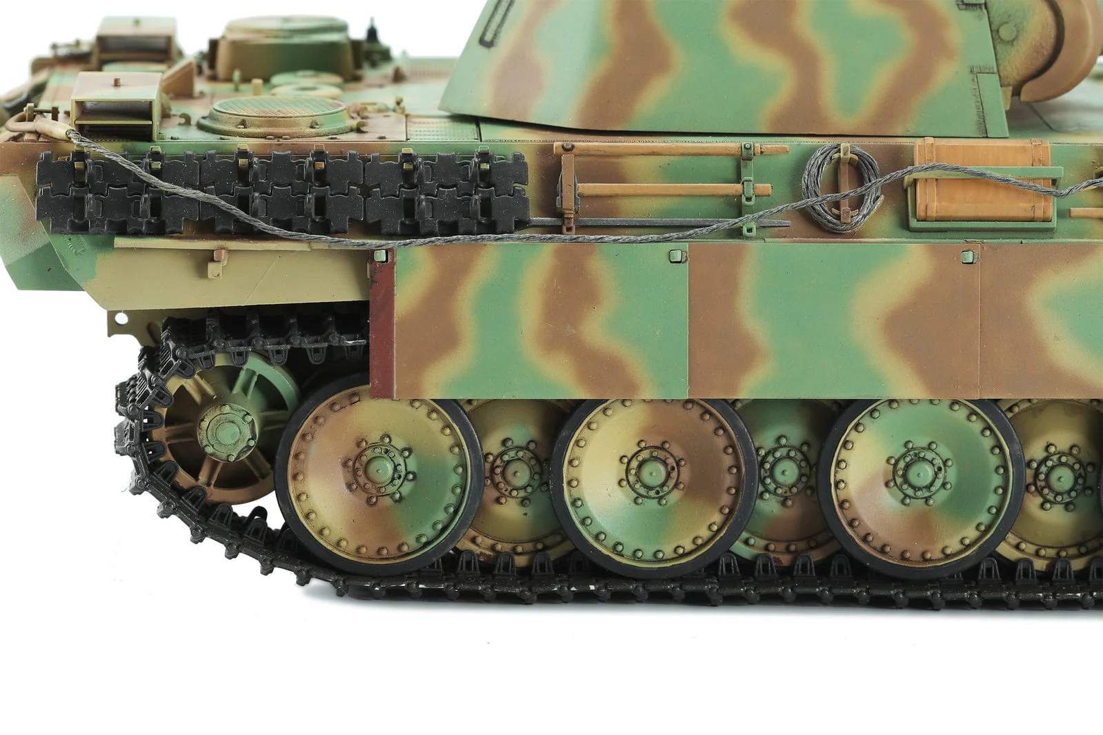Meng 1/35 German Medium Tank Sd.Kfz.171 Panther Ausf.G Early/Ausf.G w/ Air Defense Armor Model Kit - Image 5