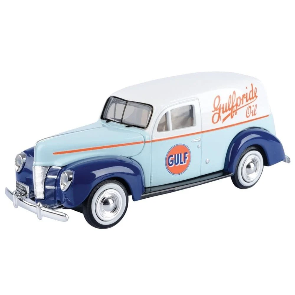 Motor Max 1/24 1940 Ford Sedan Delivery with Gulf Livery