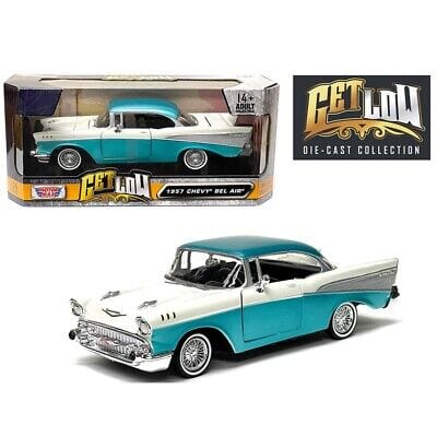 Motor Max 1/24 1957 Chevy Bel Air Get Low Series Turquoise / White** - Image 2