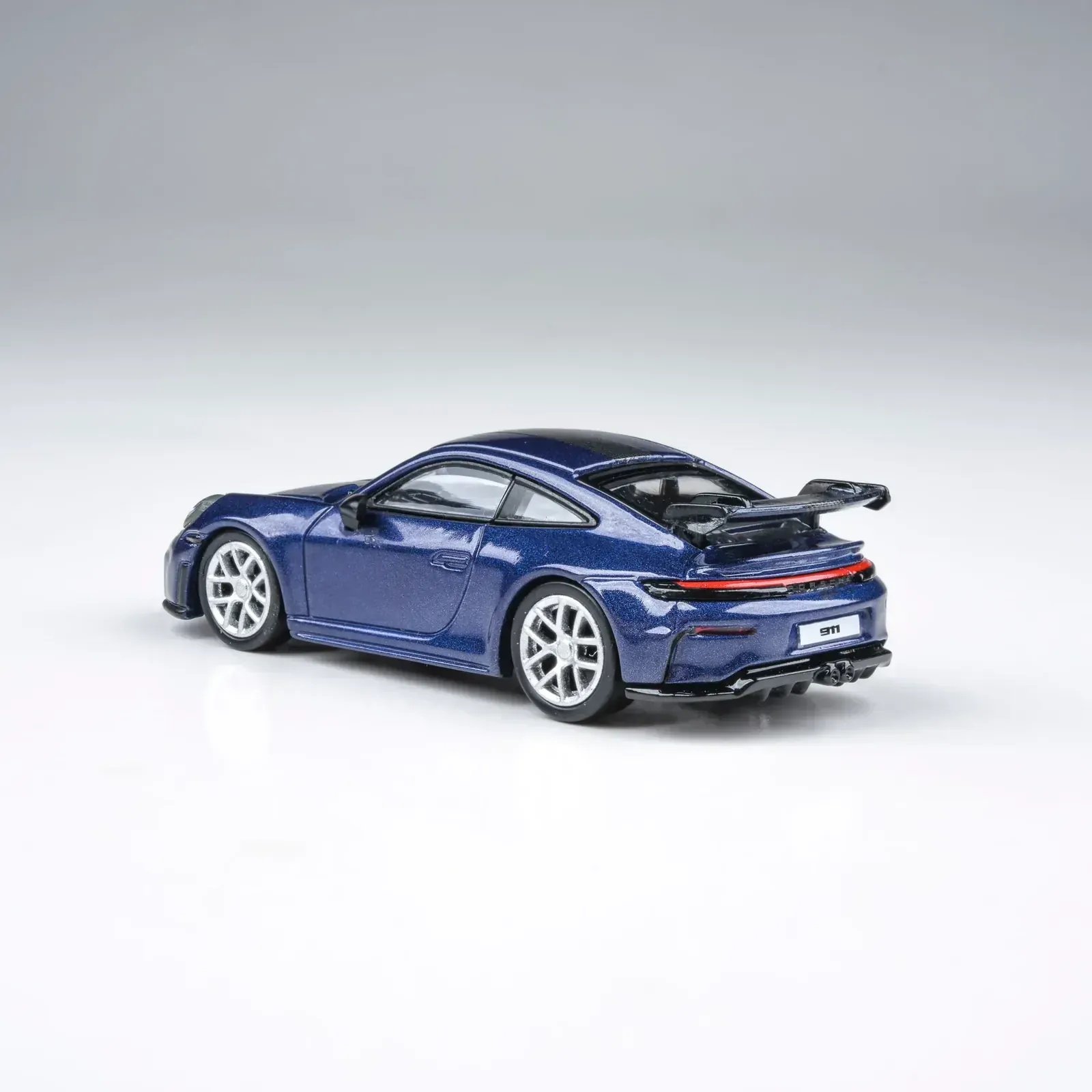 Para64 1/64 2025 Porsche 911 GT3 (992.2) Gentian Blue Metallic RHD - Image 4