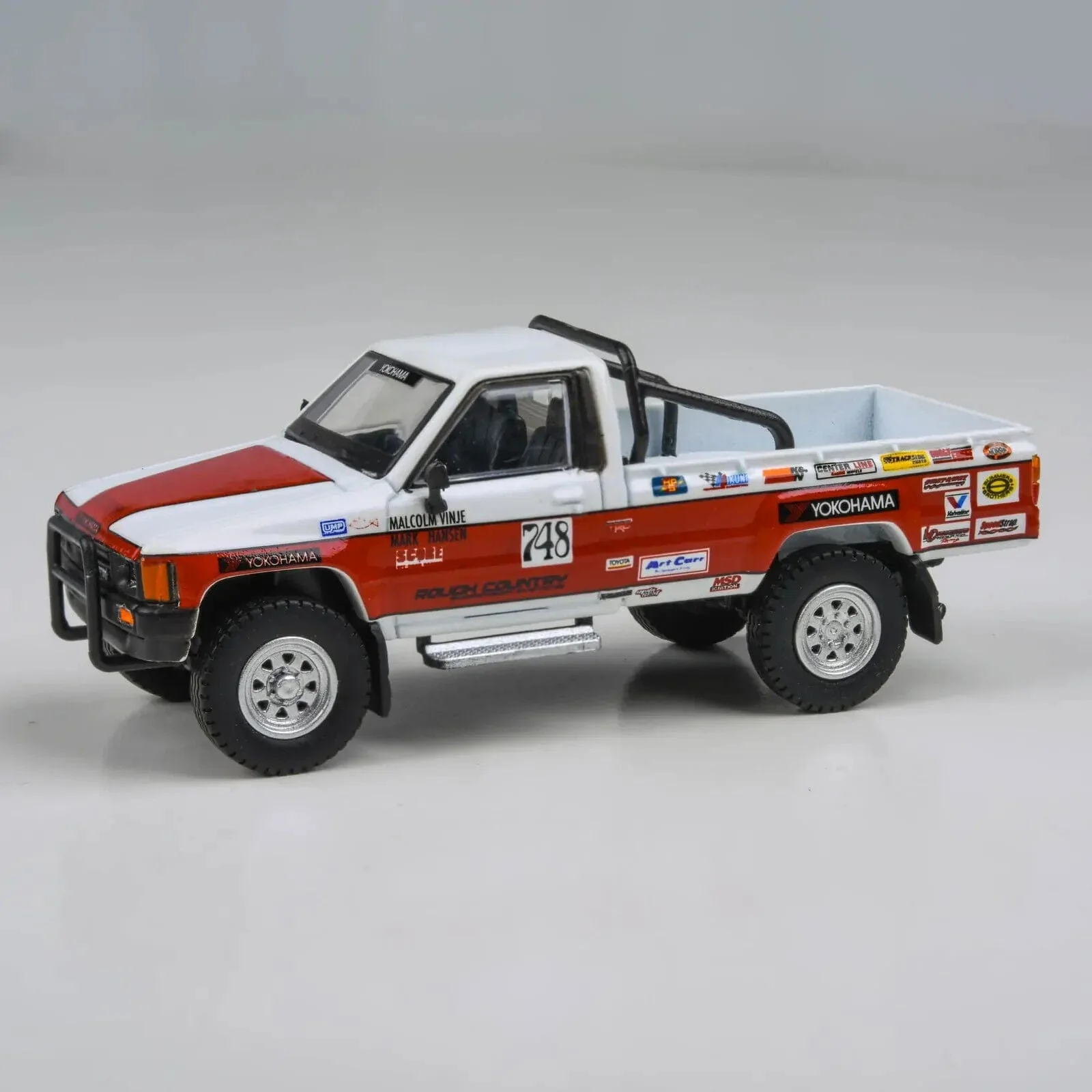 Para64 1/64 Toyota Hilux 87 Mojave 250 Diecast Model Car