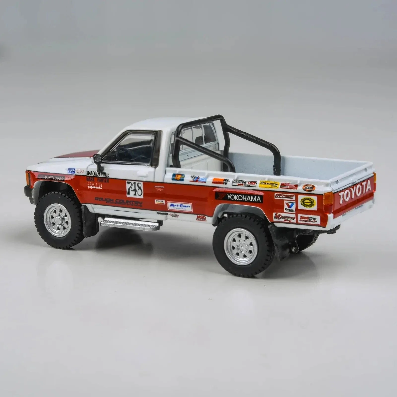 Para64 1/64 Toyota Hilux 87 Mojave 250 Diecast Model Car - Image 4
