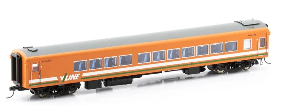 Powerline HO Scale BCZ 261 V/Line White and Green Stripe Z Type Carriage [PC-518B]