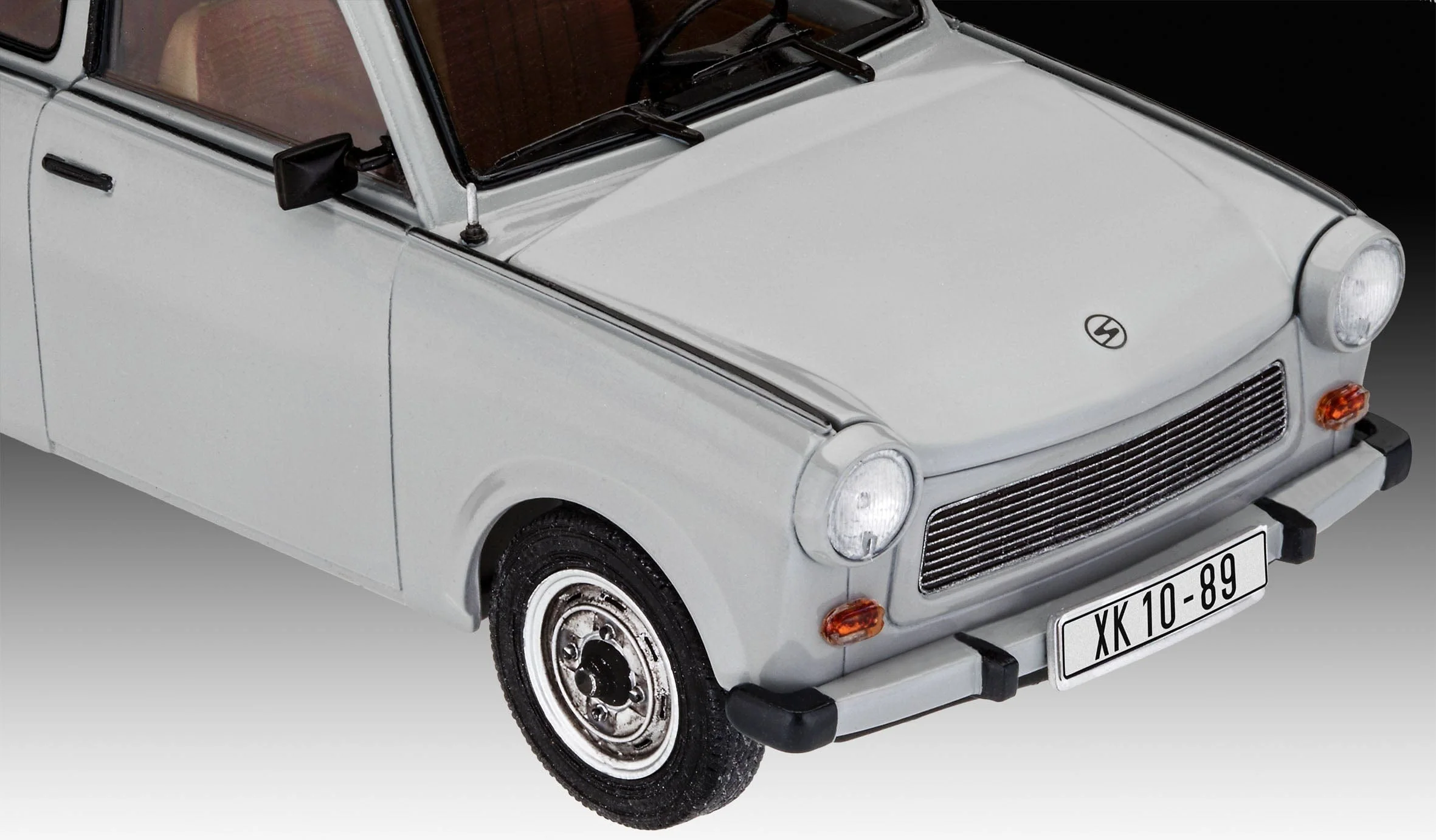 Revell 1/24 Trabant 601S Fall Of The Berlin Wall 30Th Anniversary Gift Set - Image 4