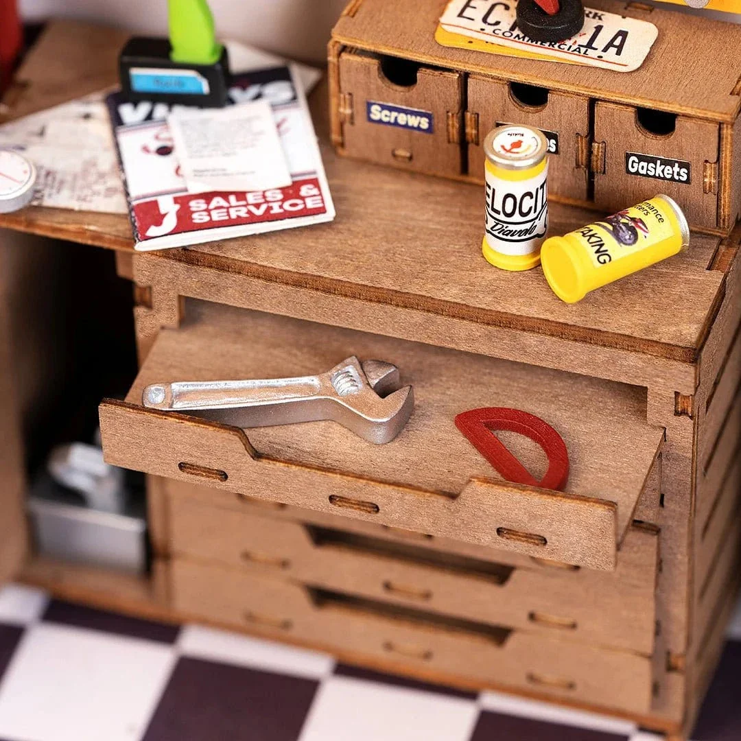 Rolife Garage Workshop DIY Miniature House Kit - Image 7