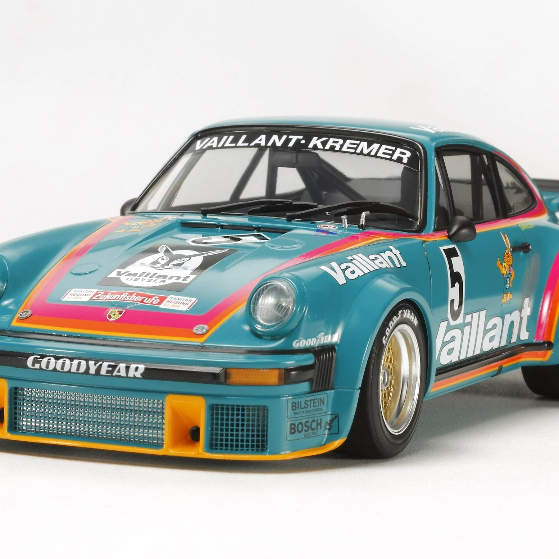 Tamiya 1/24 Porsche 934 Turbo RSR Vaillant Plastic Model Kit [24334] - Image 2