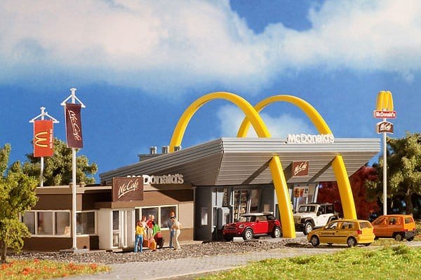 Vollmer HO Mcdonalds W/Mc Cafe Kit